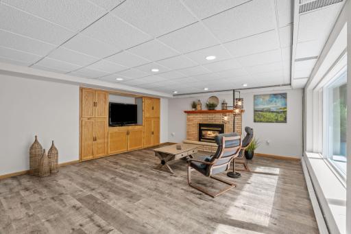 2666 Keller Parkway, Maplewood, MN 55109