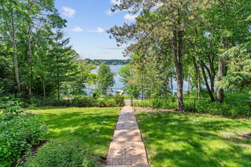 2666 Keller Parkway, Maplewood, MN 55109