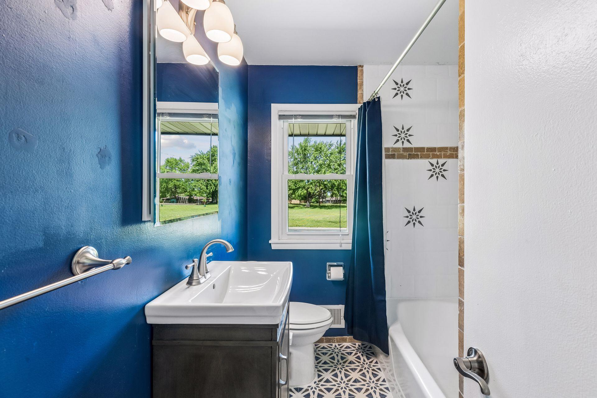 Full bath on main level