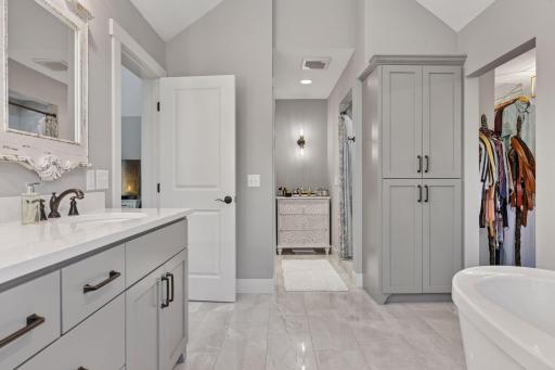 6311 Montee Drive, Eden Prairie, MN 55344