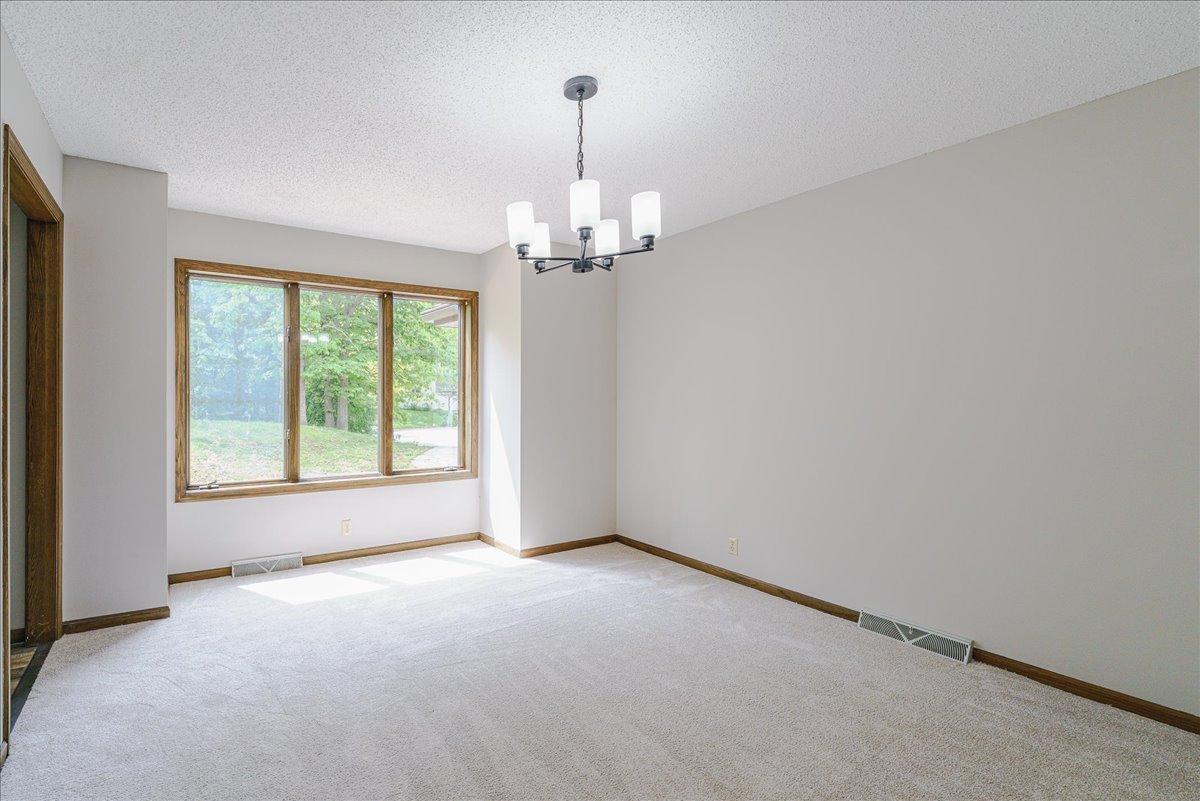 08-Formal Dining Room.jpg