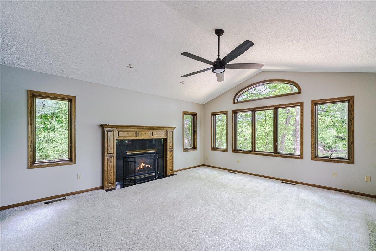 21-Sun Room.jpg
