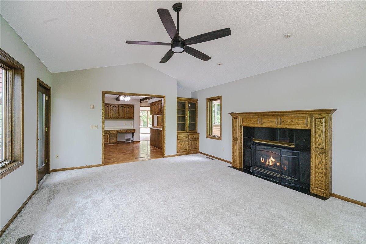 24-Sun Room.jpg