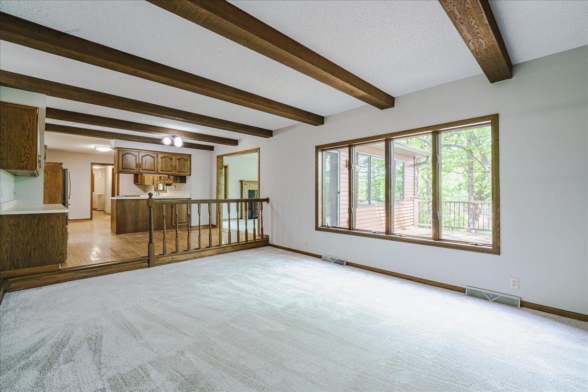 14-Living Room.jpg