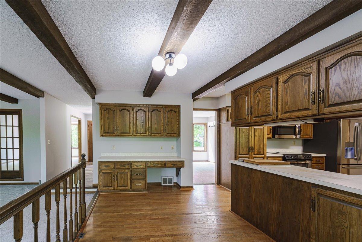 20-Kitchen Dining.jpg