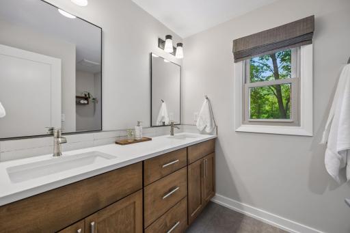 17835 6th Avenue N, Minneapolis, MN 55447