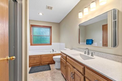 Recently renovated main floor full bath.