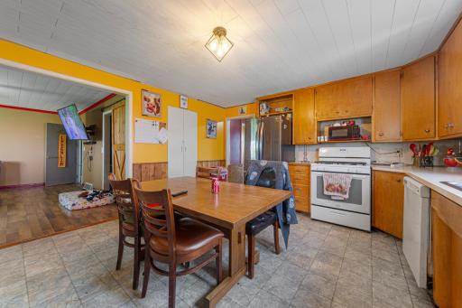38336 US Highway 71, Windom, MN 56101