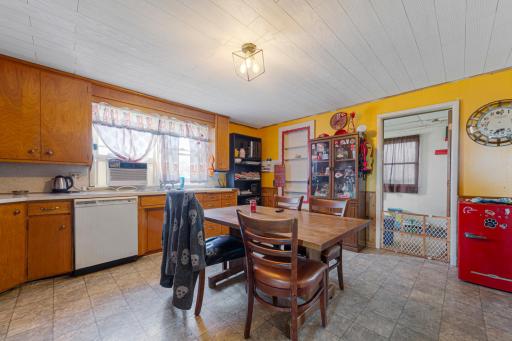 38336 US Highway 71, Windom, MN 56101