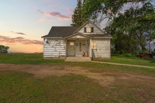 38336 US Highway 71, Windom, MN 56101