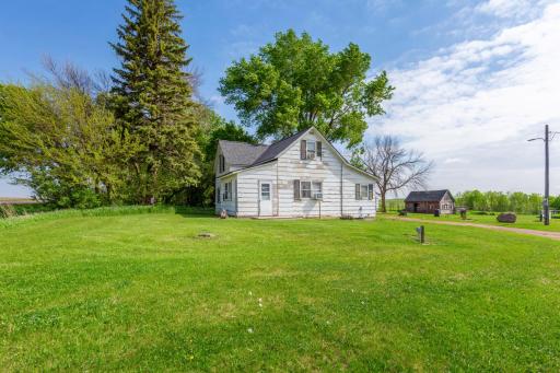 38336 US Highway 71, Windom, MN 56101