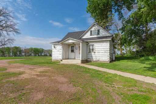 38336 US Highway 71, Windom, MN 56101