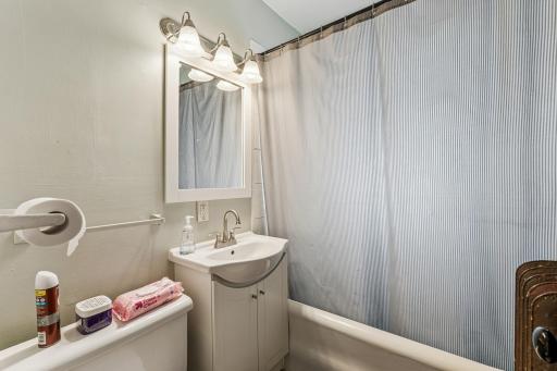 1186 Marshall Avenue, Saint Paul, MN 55104