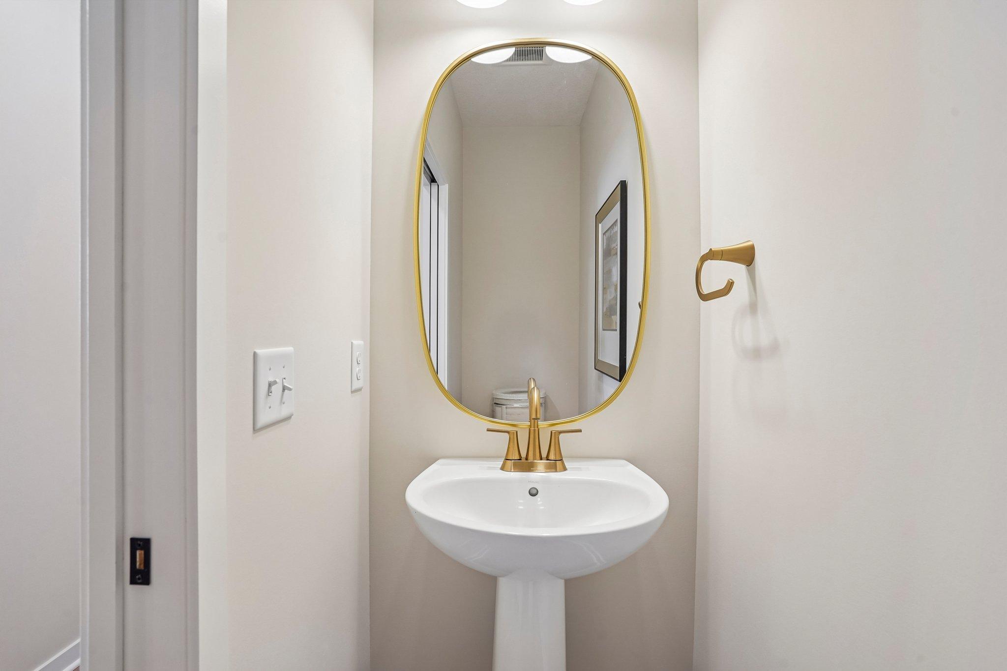 Powder bath, continuing to bring in gold accents.
