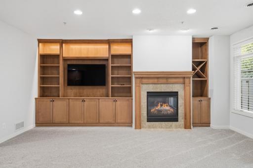 635 Willoughby Way W, Minnetonka, MN 55305