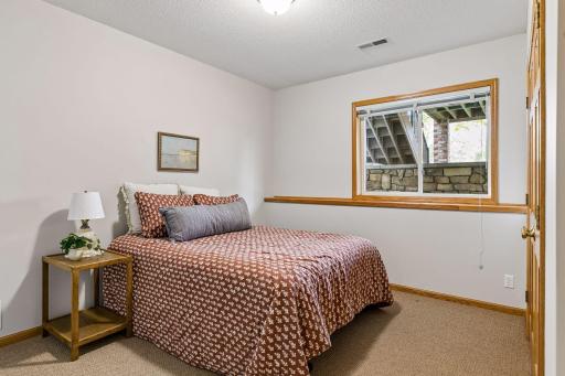 8167 Enclave Road, Saint Paul, MN 55125