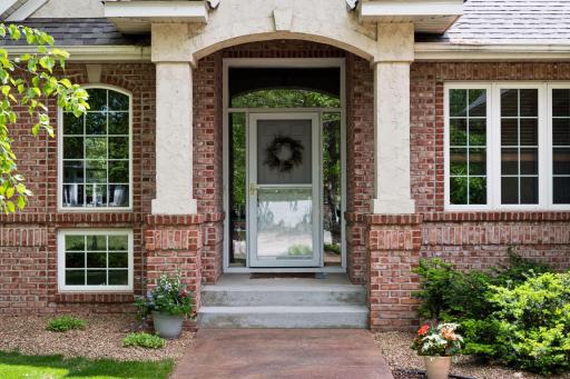 8167 Enclave Road, Saint Paul, MN 55125
