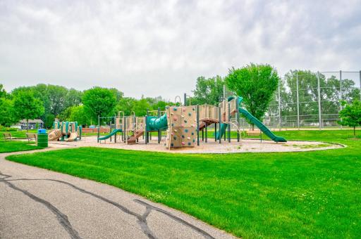 696 Monn Avenue, Saint Paul, MN 55127