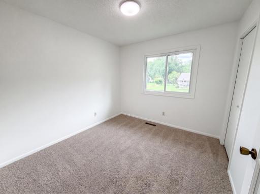 listing_11.jpg