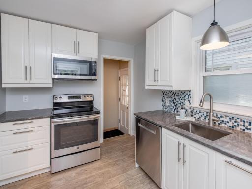 436 Woodlawn Avenue, Saint Paul, MN 55105