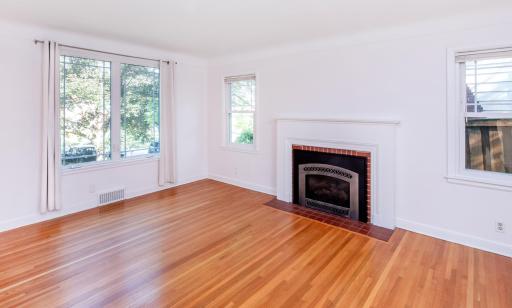 436 Woodlawn Avenue, Saint Paul, MN 55105