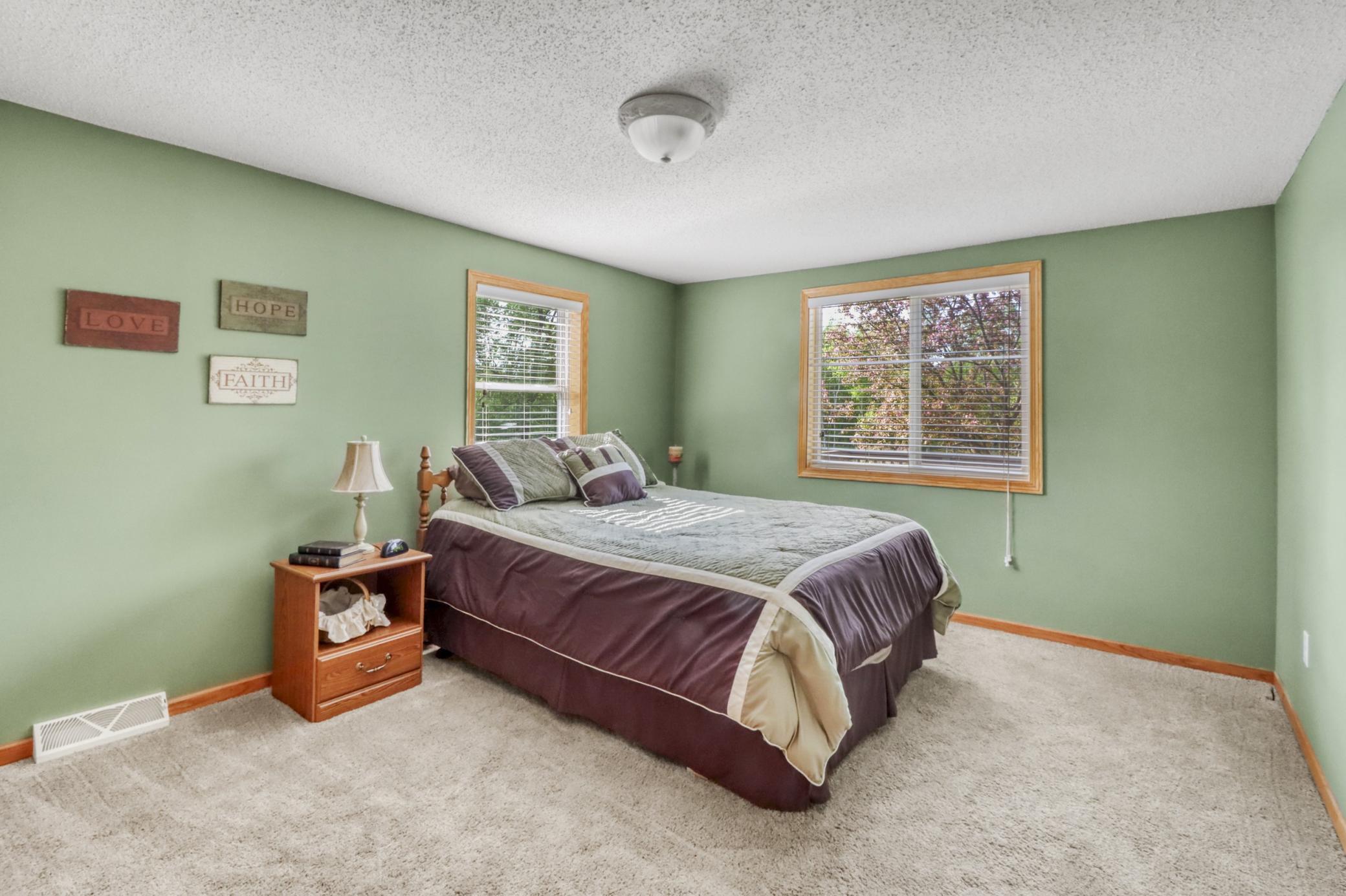 Bedroom2_1 (2).JPG