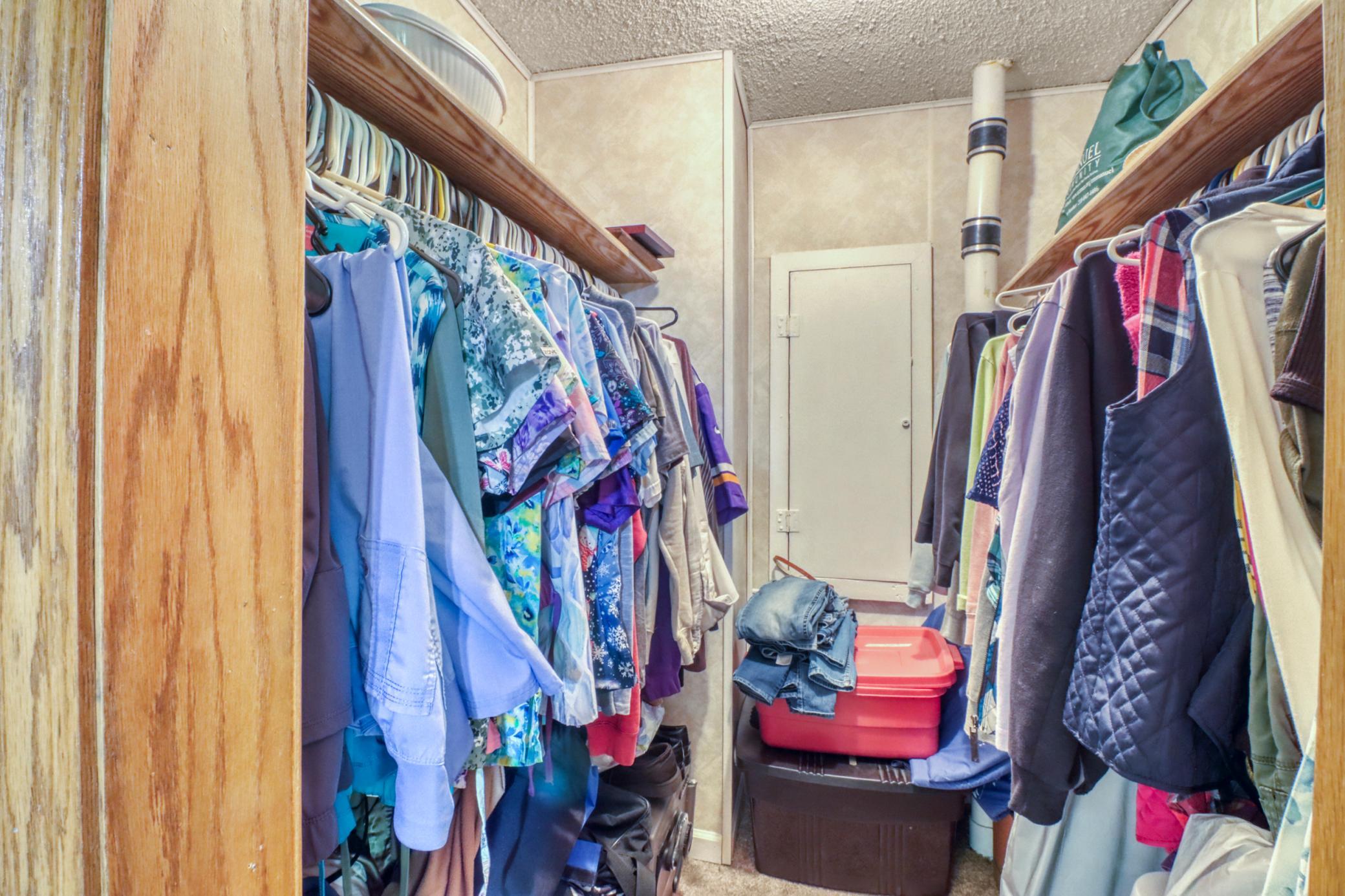 Primary Closet1_1 (3).JPG