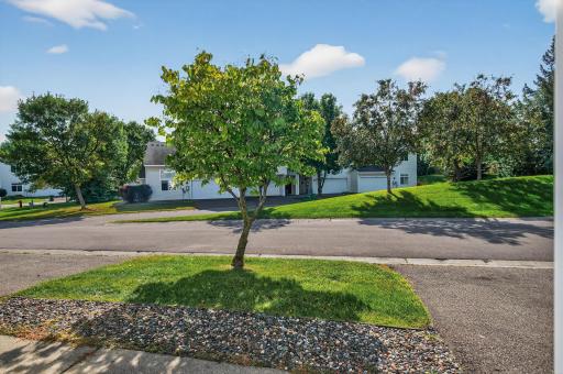 8983 Sawgrass Glen N, Maple Grove, MN 55311