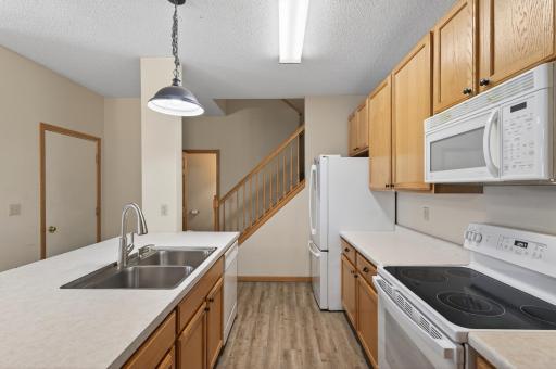 8983 Sawgrass Glen N, Maple Grove, MN 55311