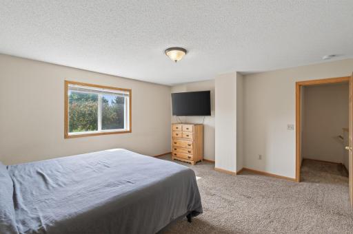 8983 Sawgrass Glen N, Maple Grove, MN 55311
