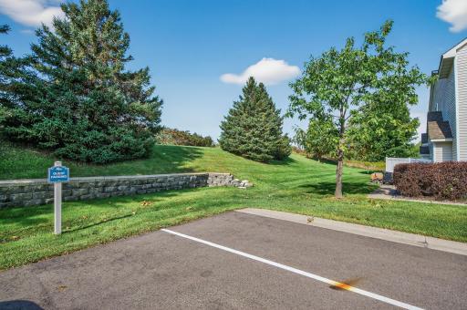 8983 Sawgrass Glen N, Maple Grove, MN 55311