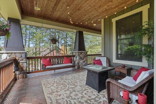 492 E Cove Road, Hudson, WI 54016