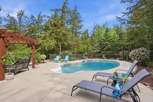 492 E Cove Road, Hudson, WI 54016