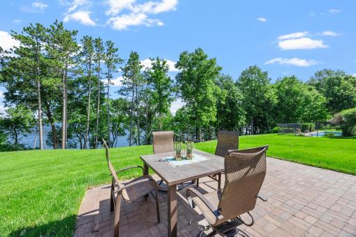 2522 Woods Drive, Victoria, MN 55386