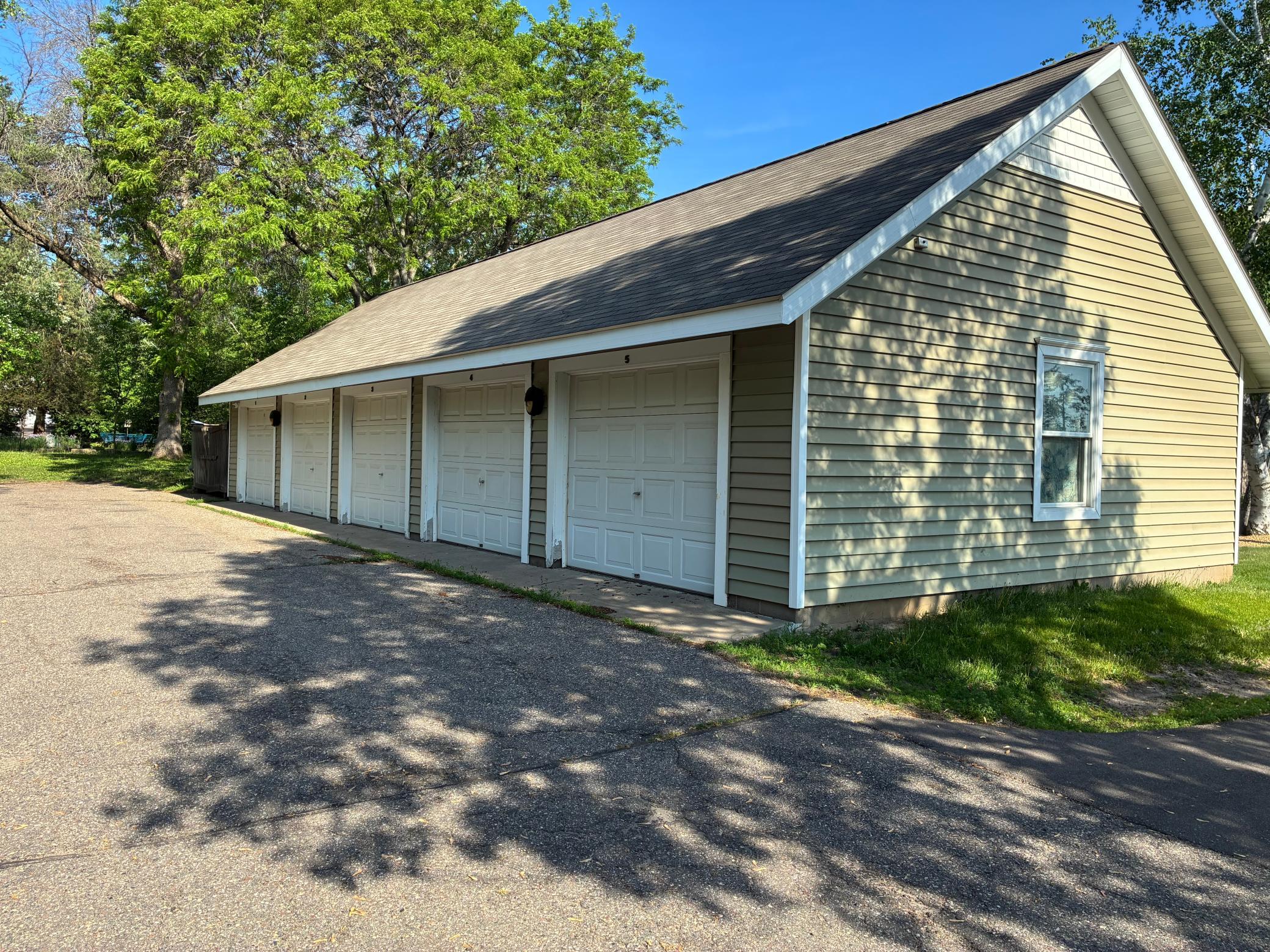 5 garage stalls