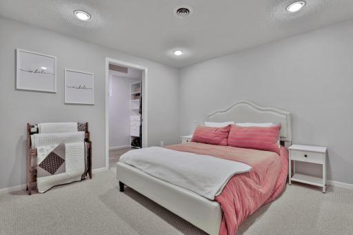 436 Oday Street S, Maplewood, MN 55119