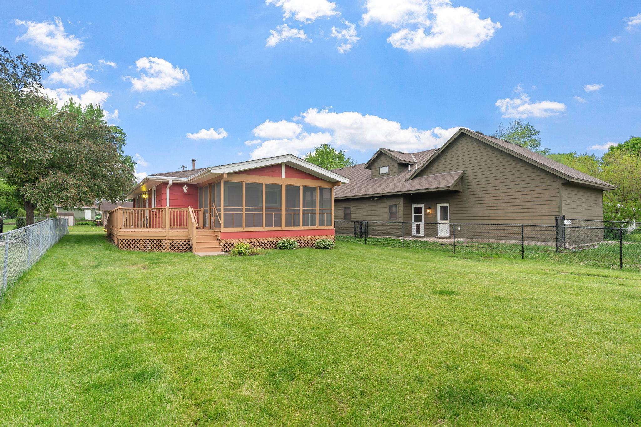 6-web-or-mls-4934 Minnesota St SE-6.jpg