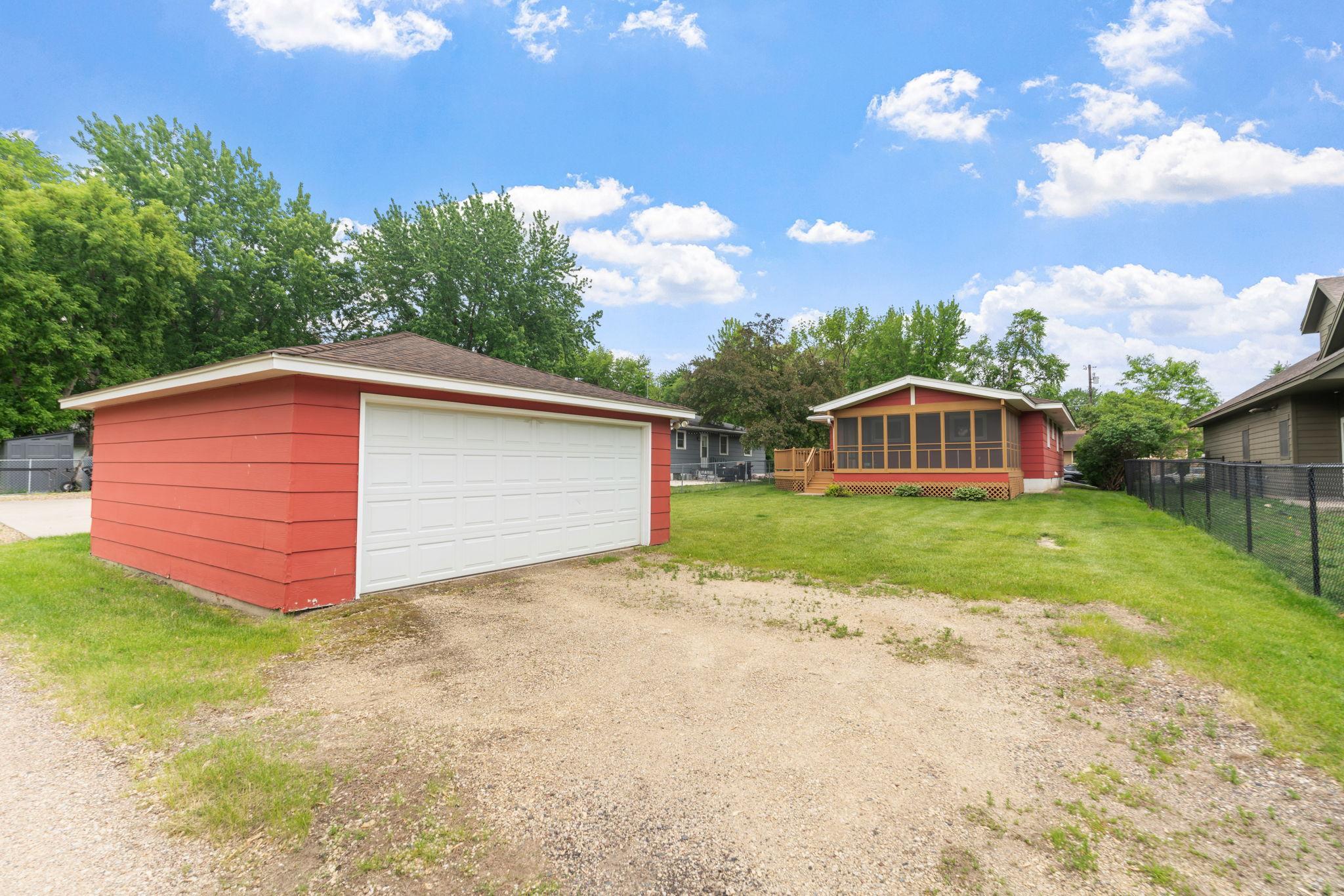 8-web-or-mls-4934 Minnesota St SE-8.jpg