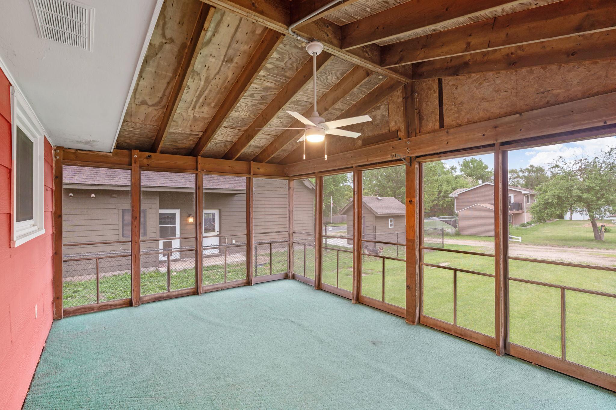 9-web-or-mls-4934 Minnesota St SE-9.jpg
