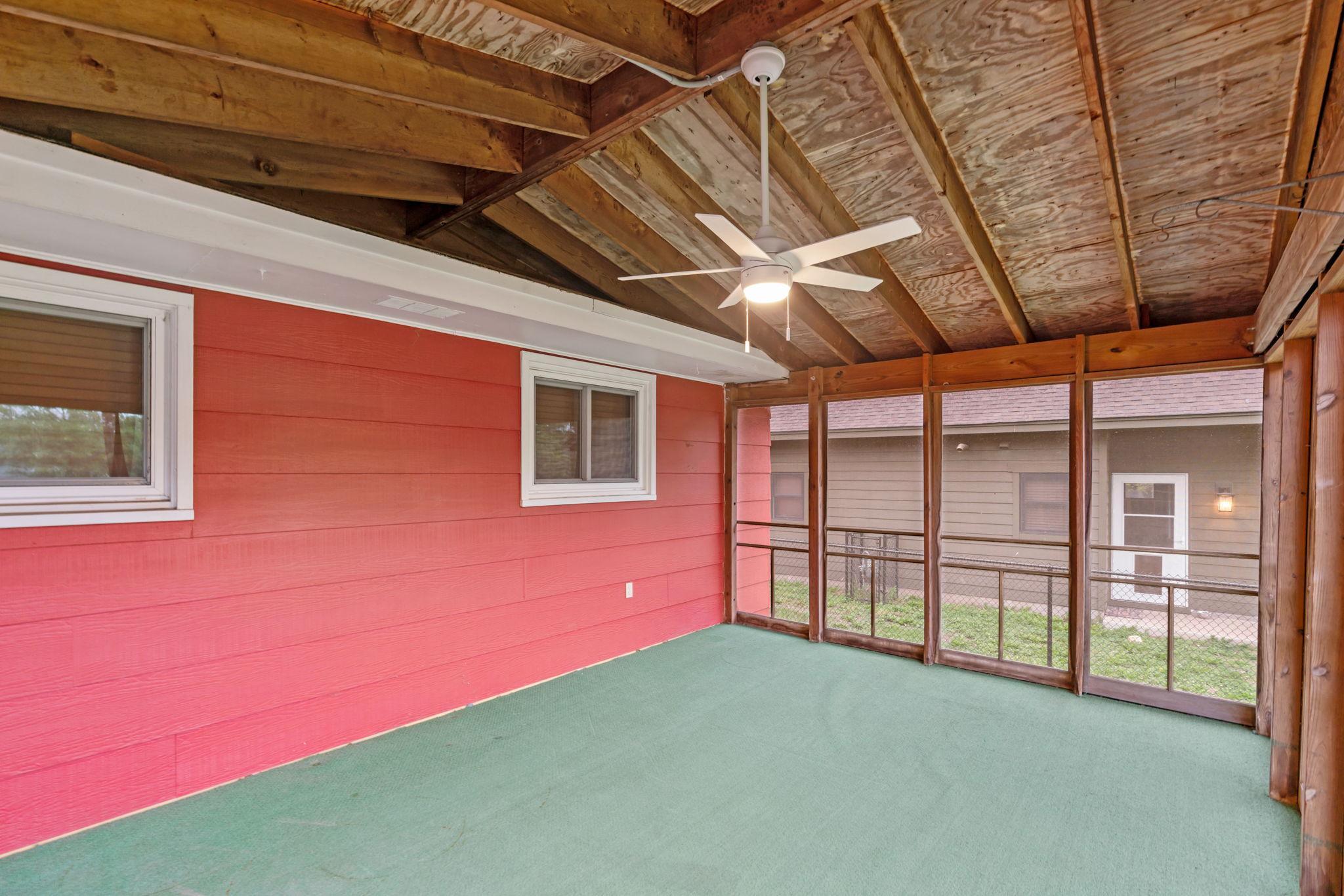 10-web-or-mls-4934 Minnesota St SE-10.jpg