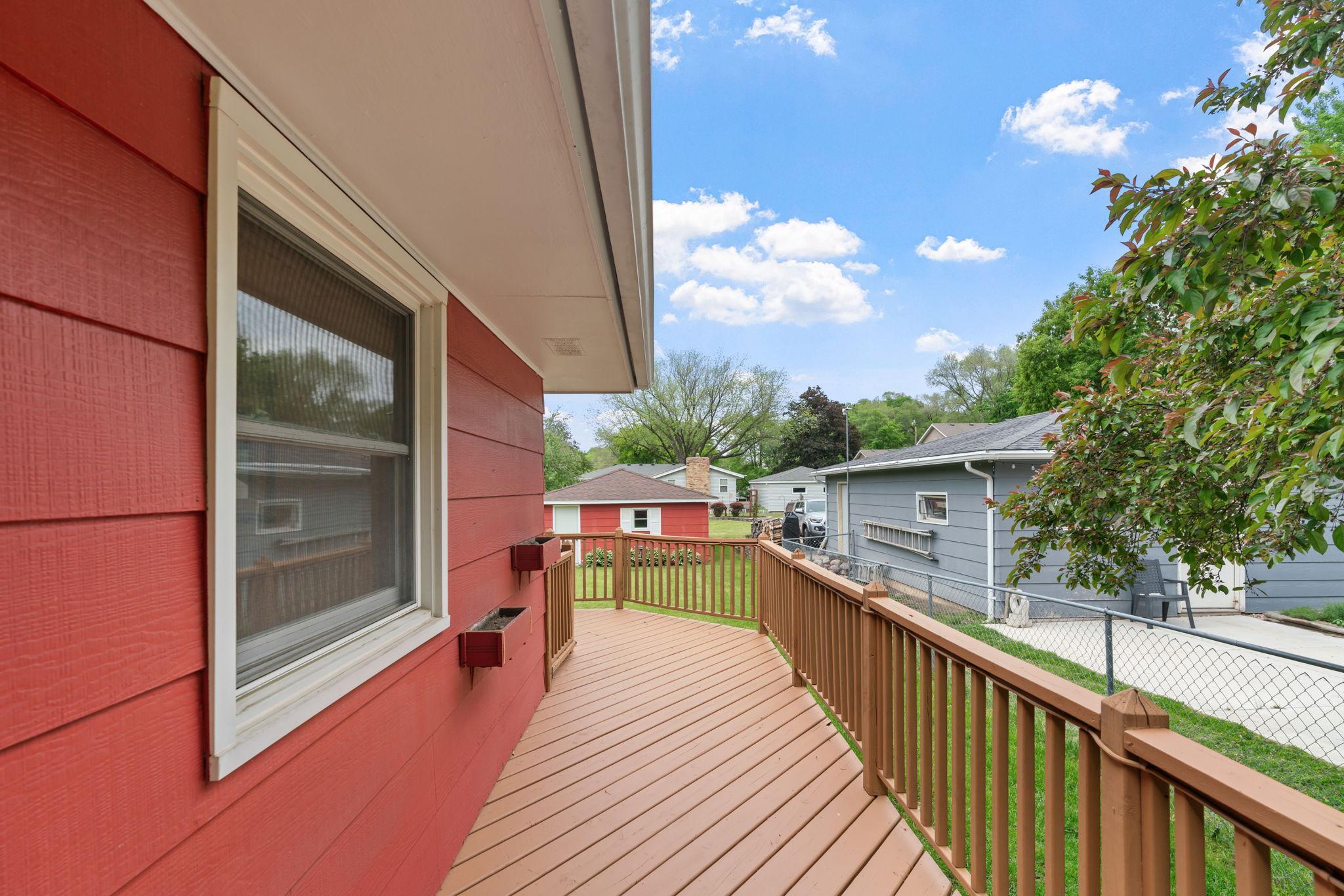12-web-or-mls-4934 Minnesota St SE-12.jpg
