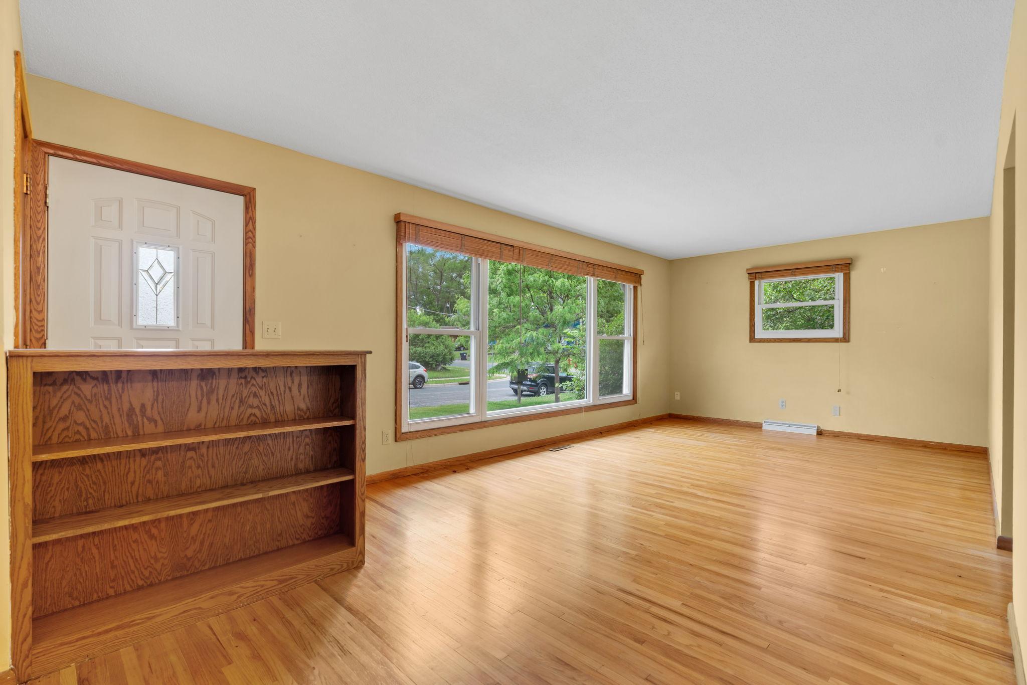 26-web-or-mls-4934 Minnesota St SE-26.jpg