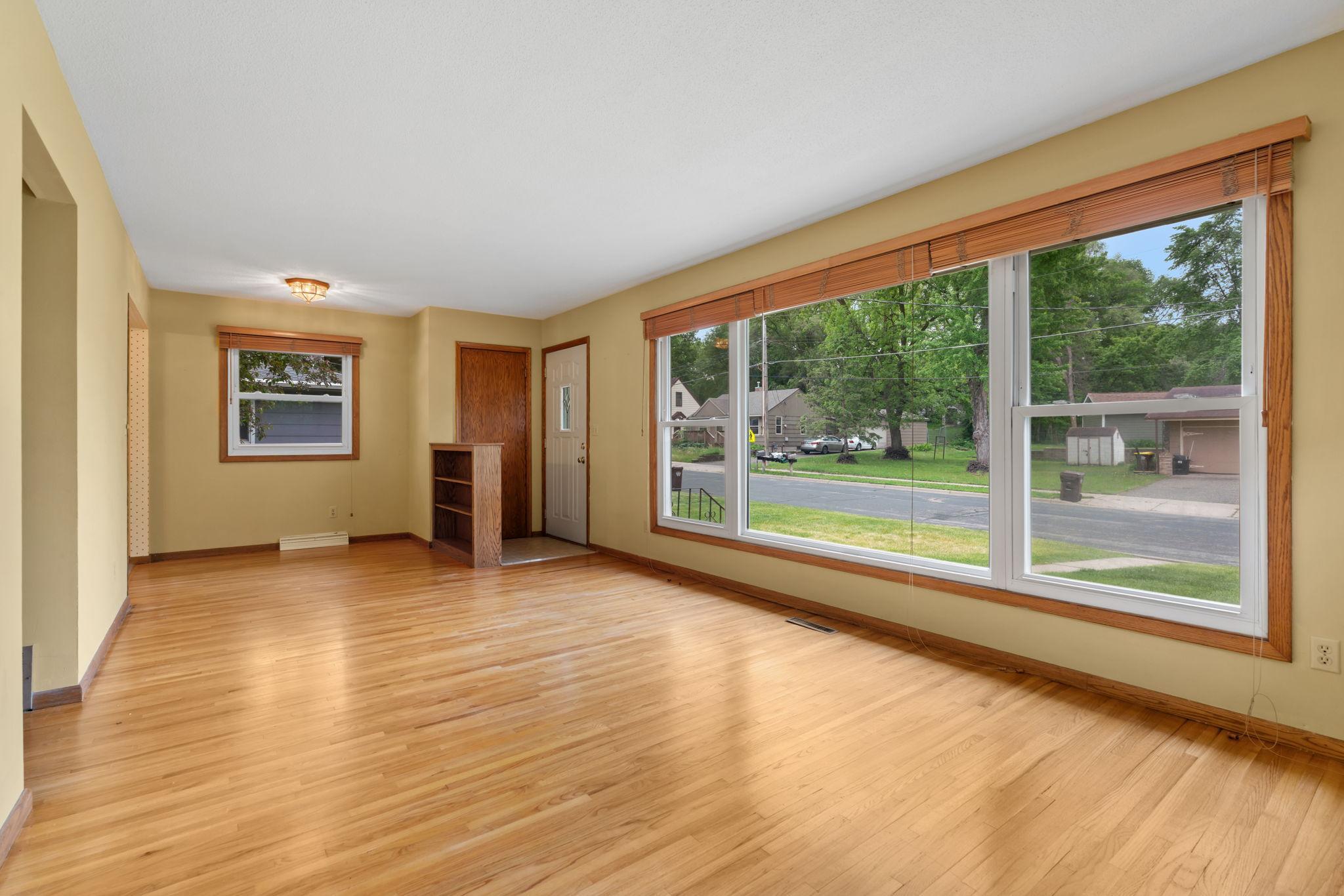 28-web-or-mls-4934 Minnesota St SE-28.jpg