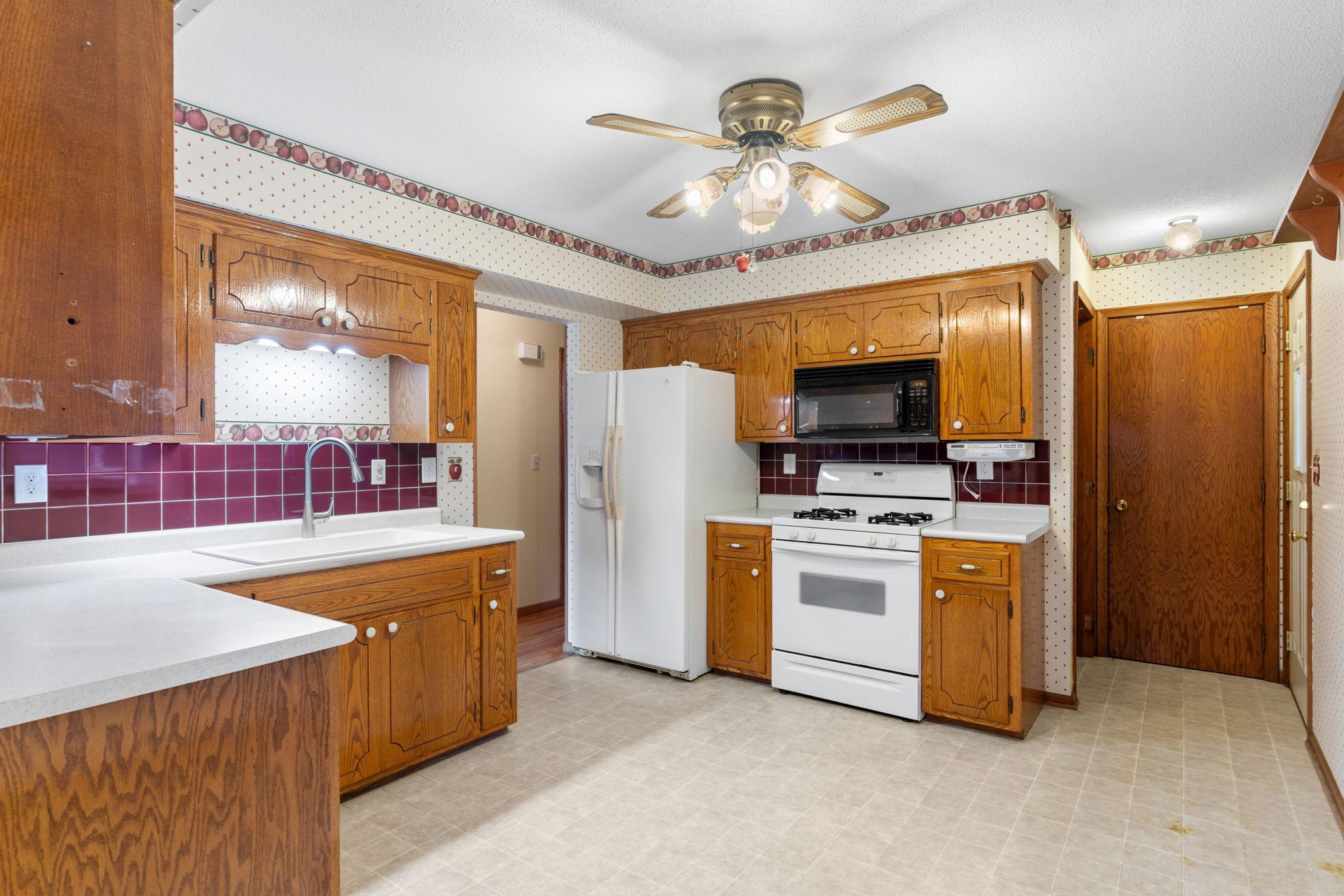 30-web-or-mls-4934 Minnesota St SE-30.jpg