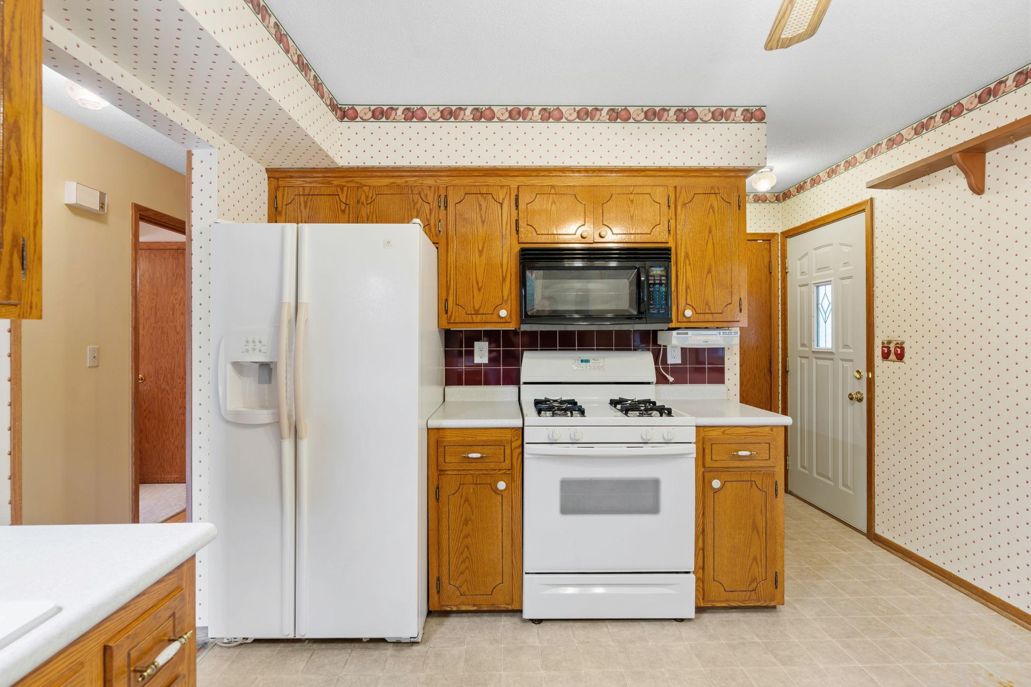 33-web-or-mls-4934 Minnesota St SE-33.jpg