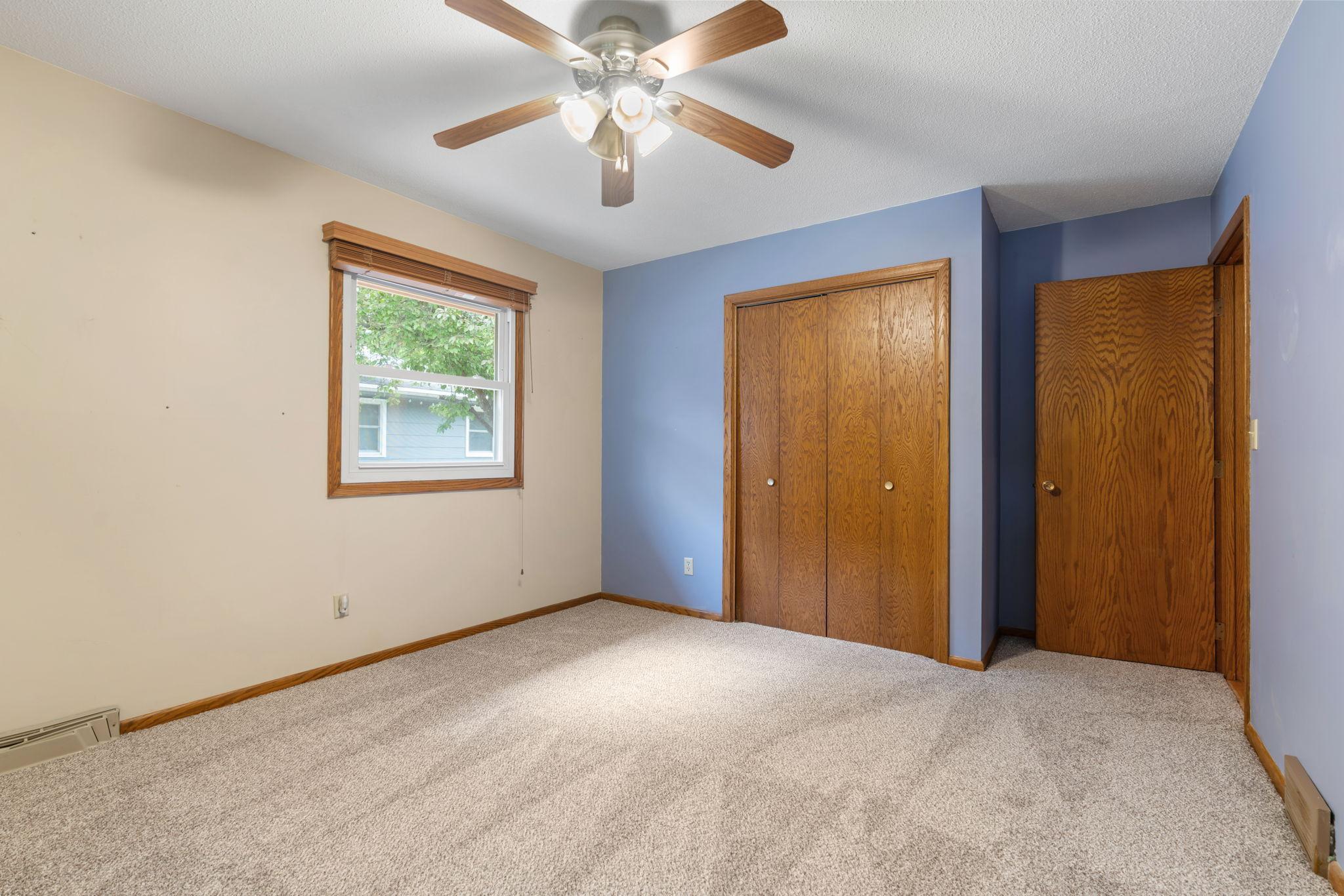 35-web-or-mls-4934 Minnesota St SE-35.jpg
