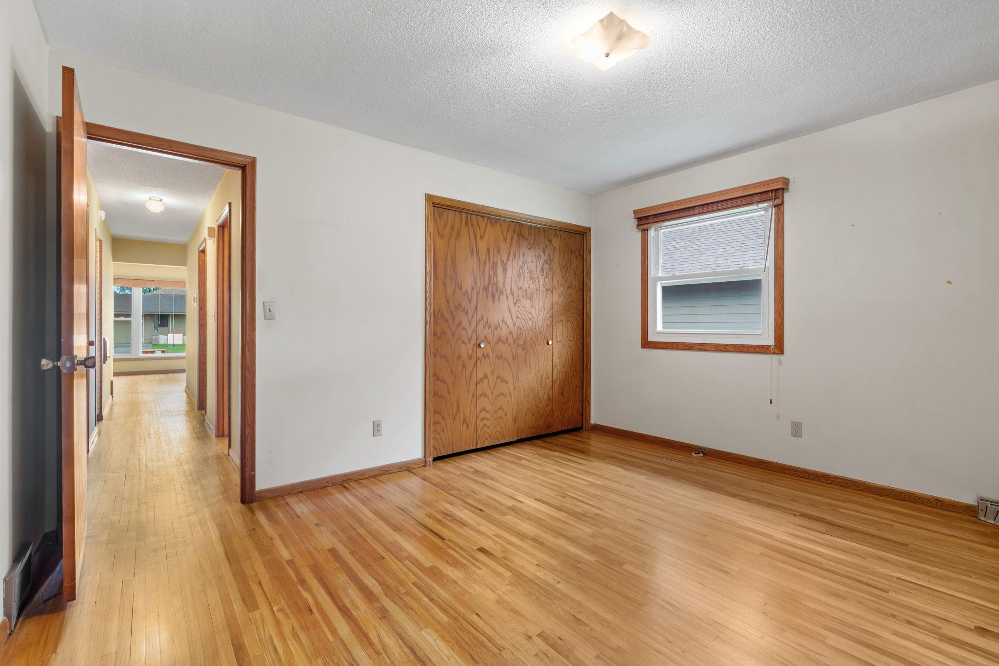 37-web-or-mls-4934 Minnesota St SE-37.jpg