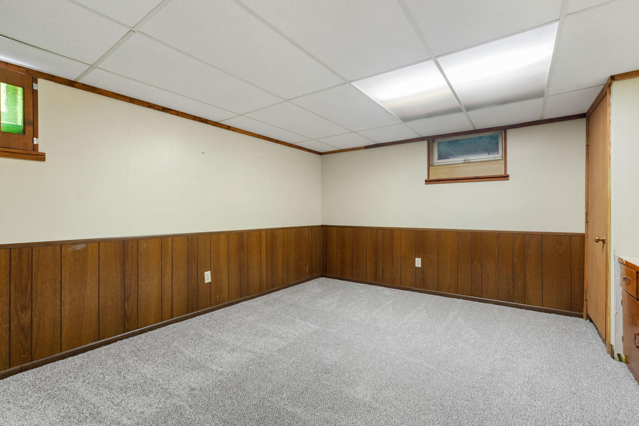 49-web-or-mls-4934 Minnesota St SE-49.jpg