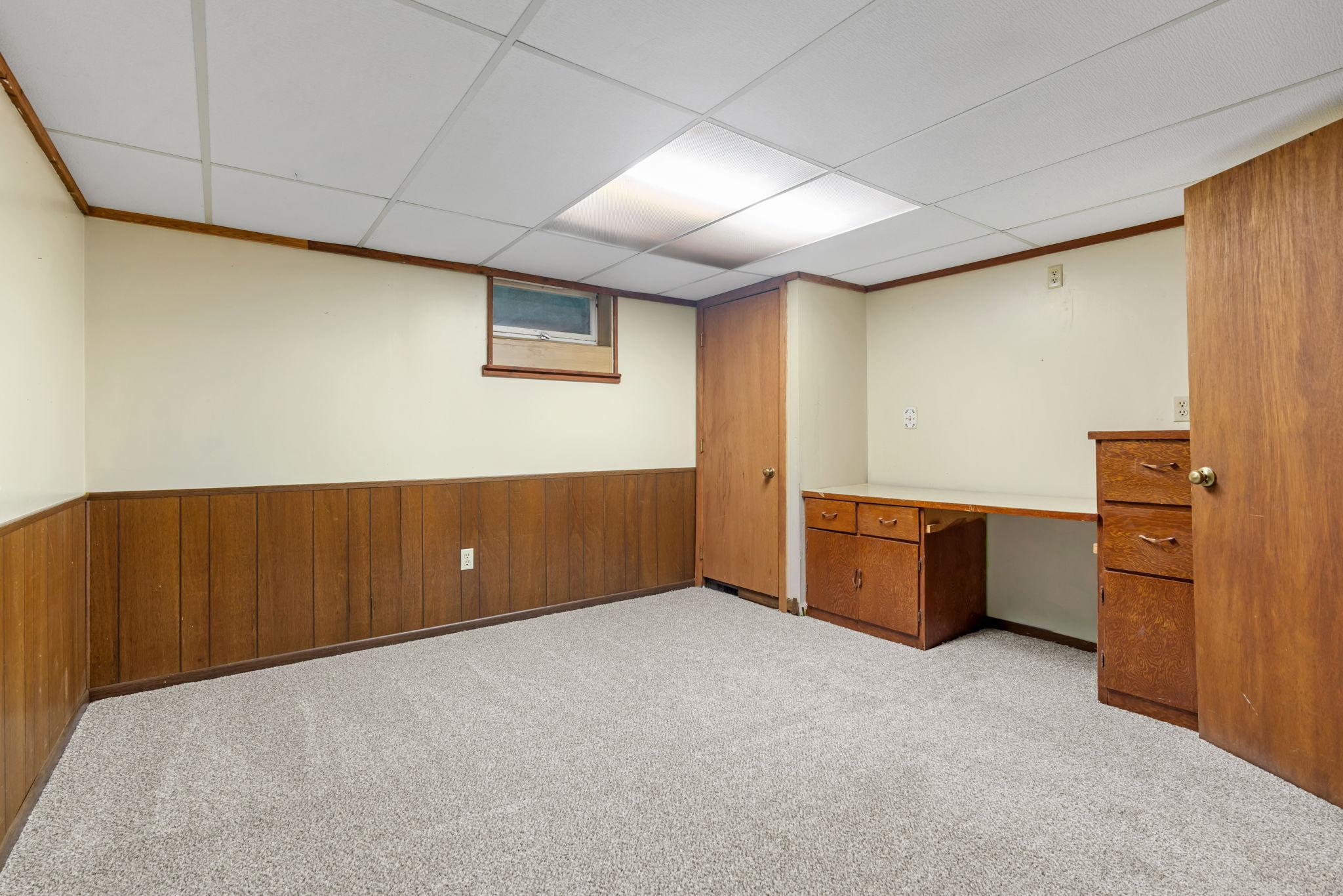 47-web-or-mls-4934 Minnesota St SE-47.jpg
