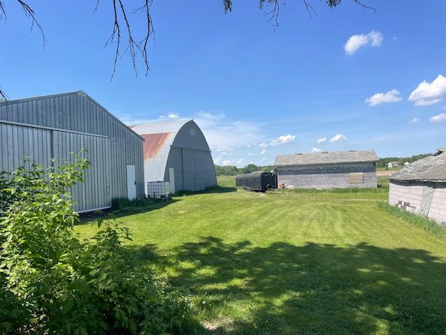 Pole shed, quonset & corn crib